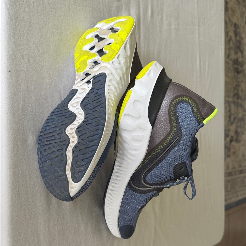 Nike Men's Blue and Gray Sneakers - Picture 5 of 5